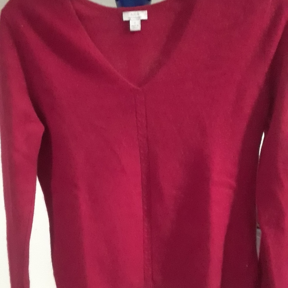 100% Cashmere V Neck Pullover Sweater